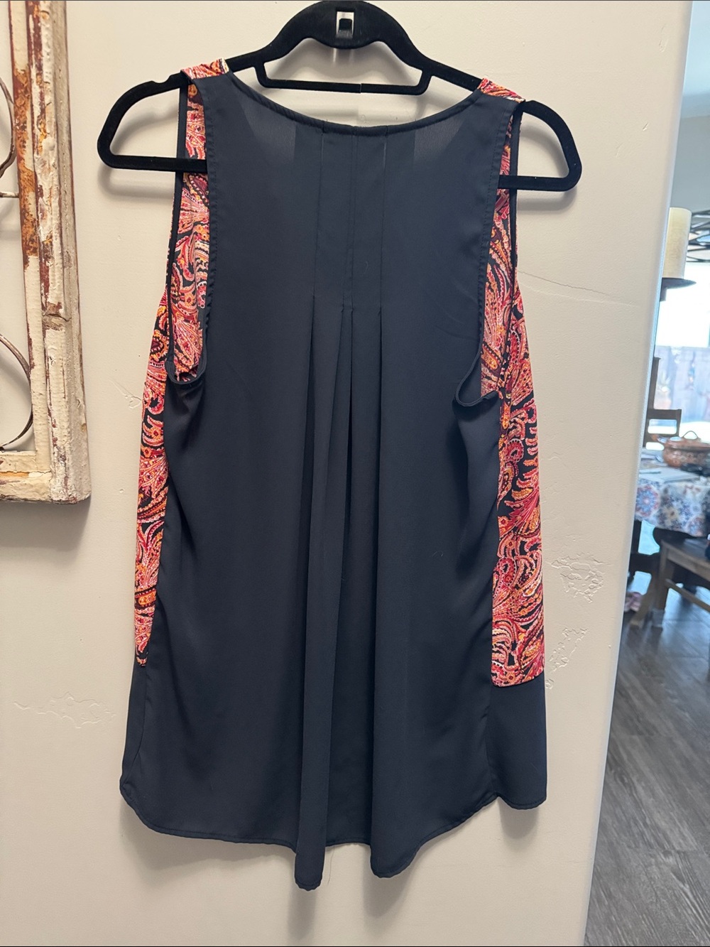 Sleeveless V-Neck Paisley Tank Top - Pink Multi with Black Hem - Picture 3 of 5